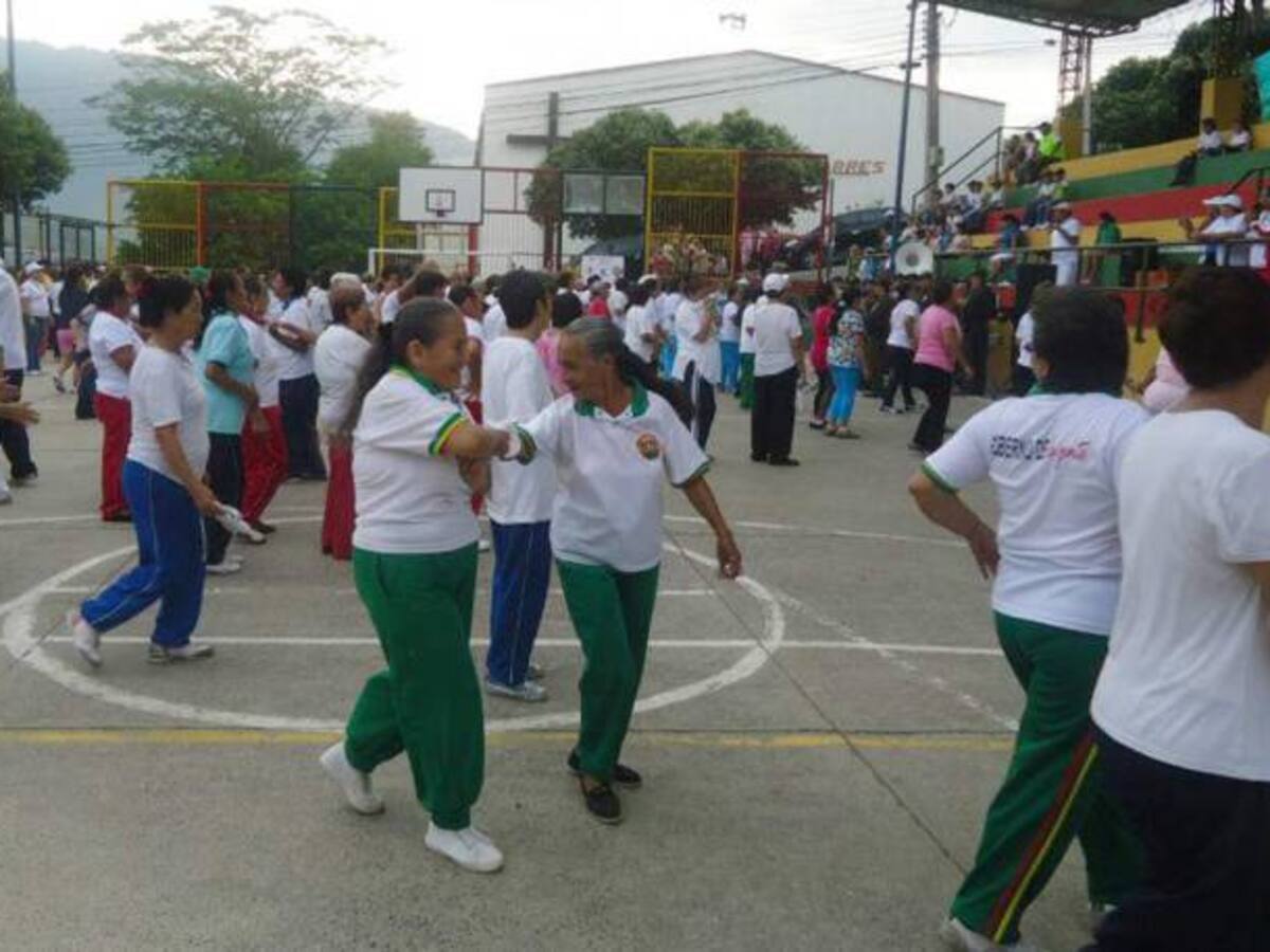 Cambiarán mercados por almuerzos para adultos mayores en Bucaramanga