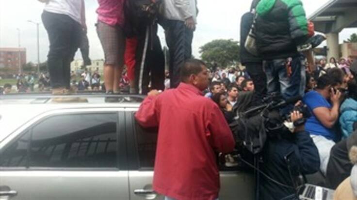 Petro no puede controlar a manifestantes en Transmilenio. Van nueve heridos