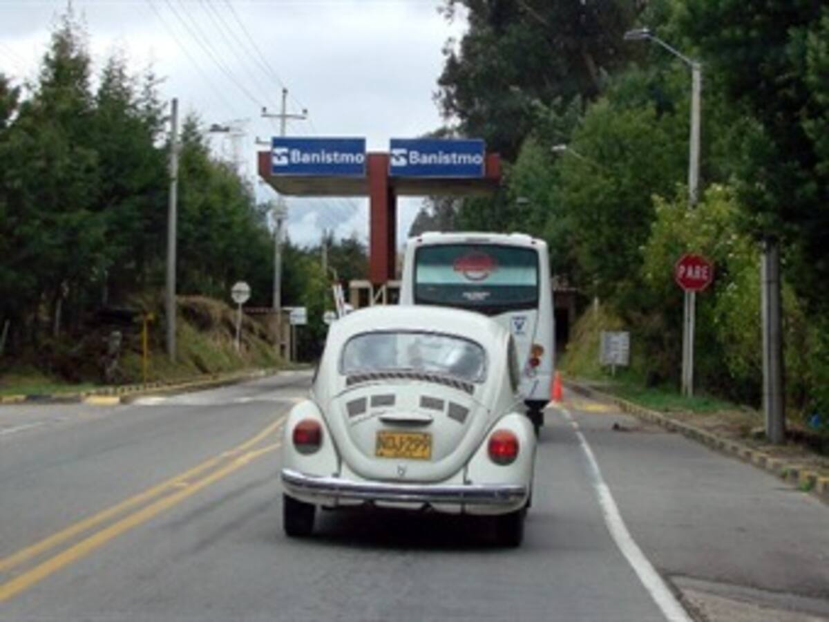 Paso restringido en la vía Suba-Cota por inundación