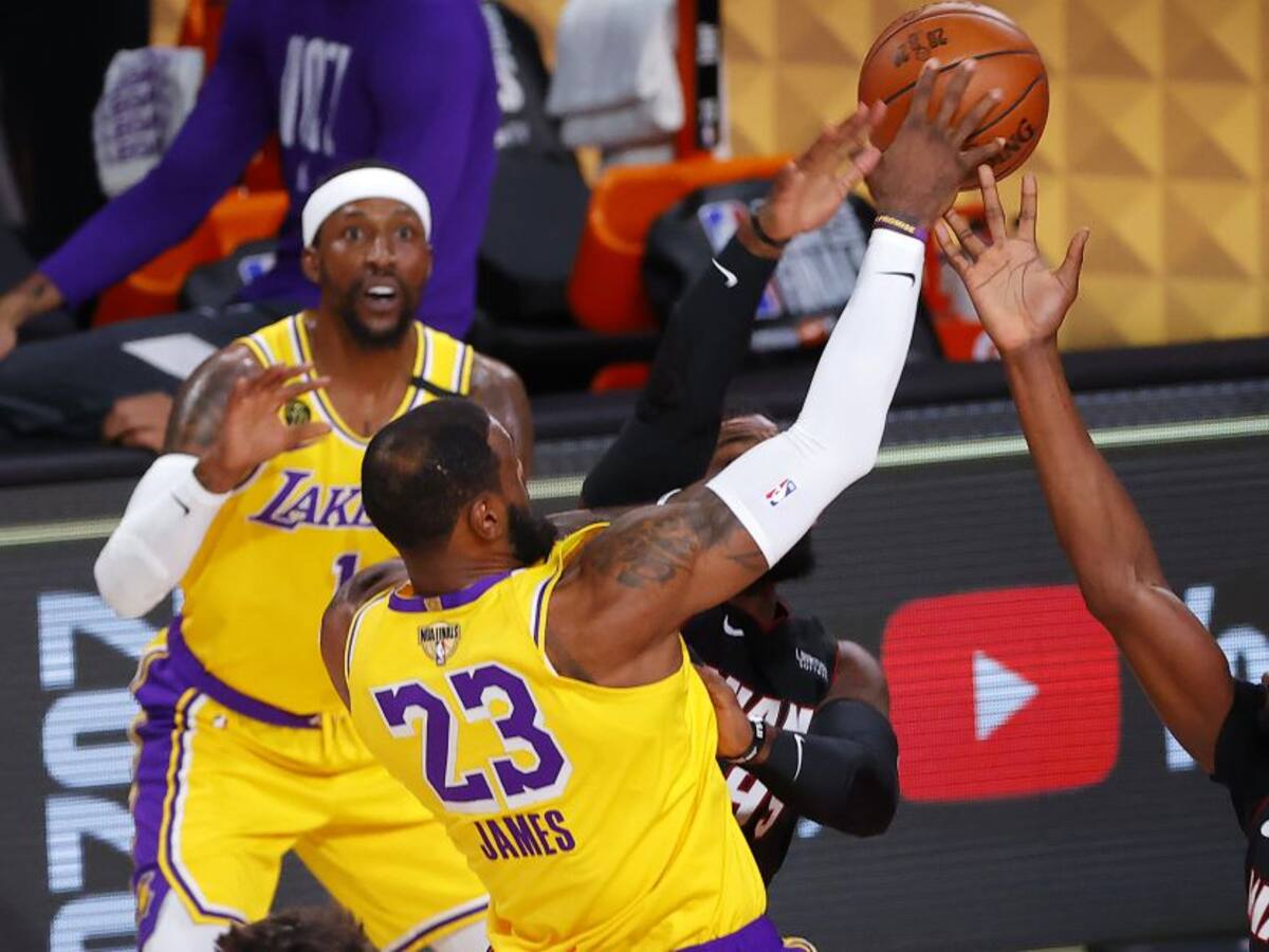 LeBron James y Davis ponen a Lakers a un triunfo del título de campeones