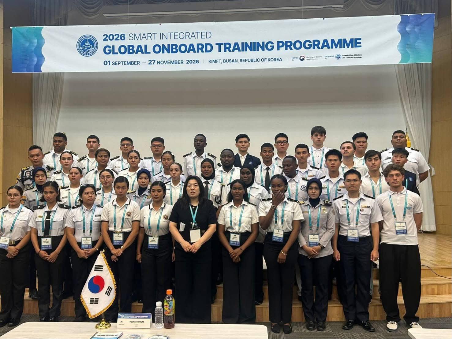 Estudiantes mercantes de la Escuela Naval de Cadetes realizan movilidad académica en Corea del Sur