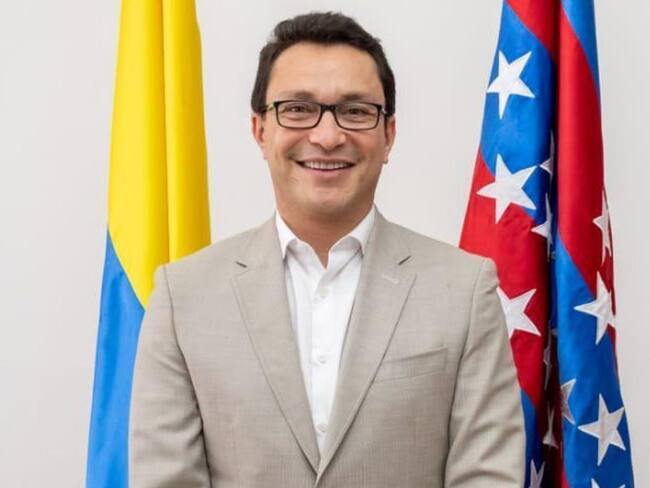 Carlos Caicedo rechaza estrategia mediática de sectores de ultraderecha