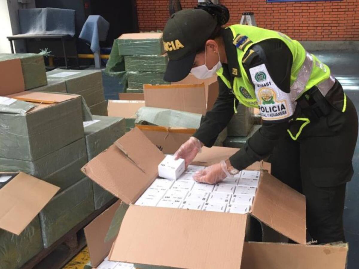 Artículos tecnológicos tipo audífonos fueron incautados en Cartagena
