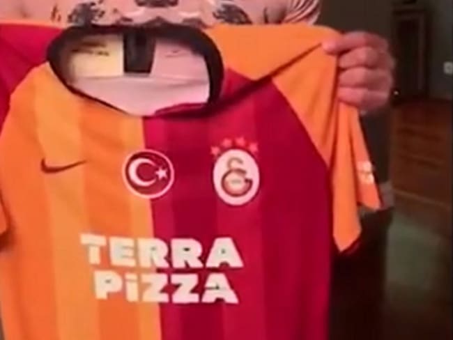 Falcao donó camiseta para recaudar recursos destinados al Hospital samario