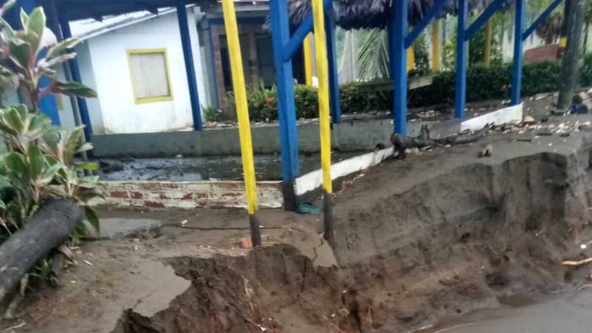 Fuerte oleada en el Pacífico se llevó algunas viviendas en la Bocana