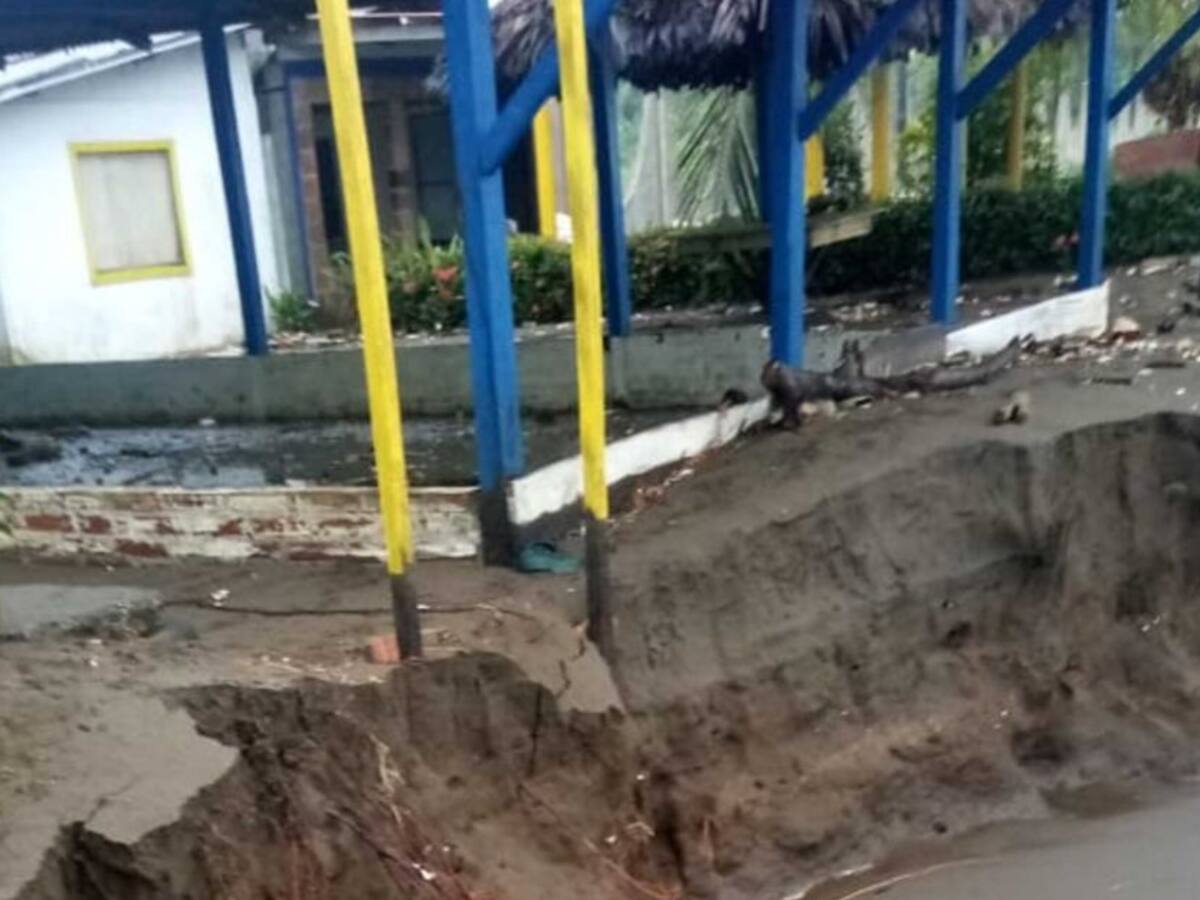 Fuerte oleada en el Pacífico se llevó algunas viviendas en la Bocana