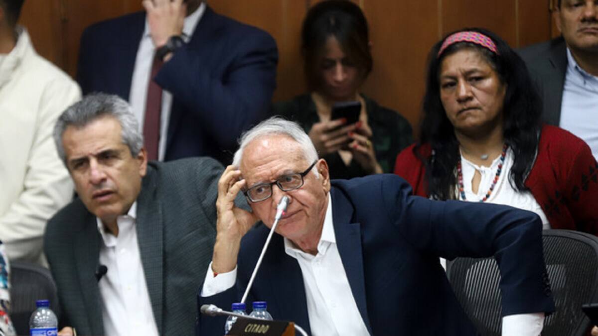 La mala memoria del ministro Jaramillo ante las fallas del modelo de salud de los maestros