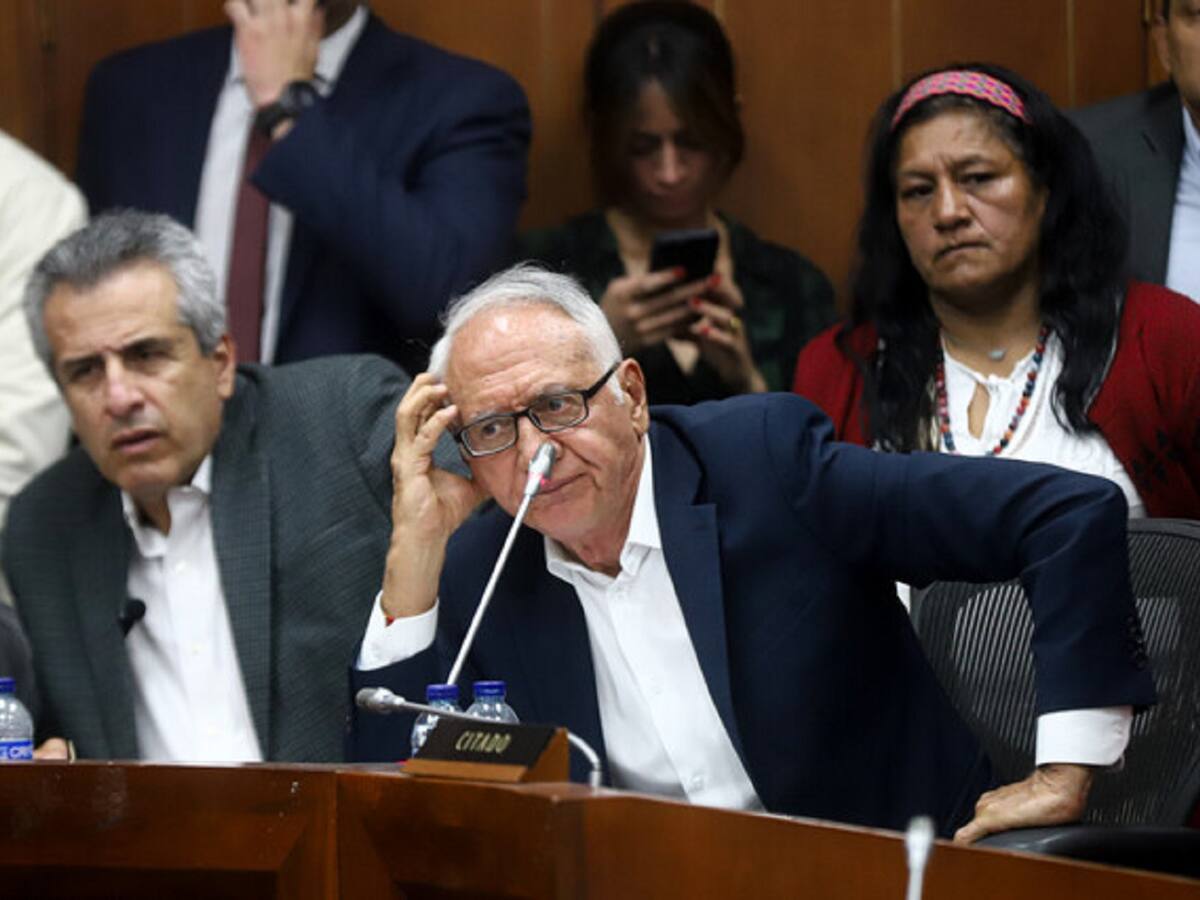 La mala memoria del ministro Jaramillo ante las fallas del modelo de salud de los maestros