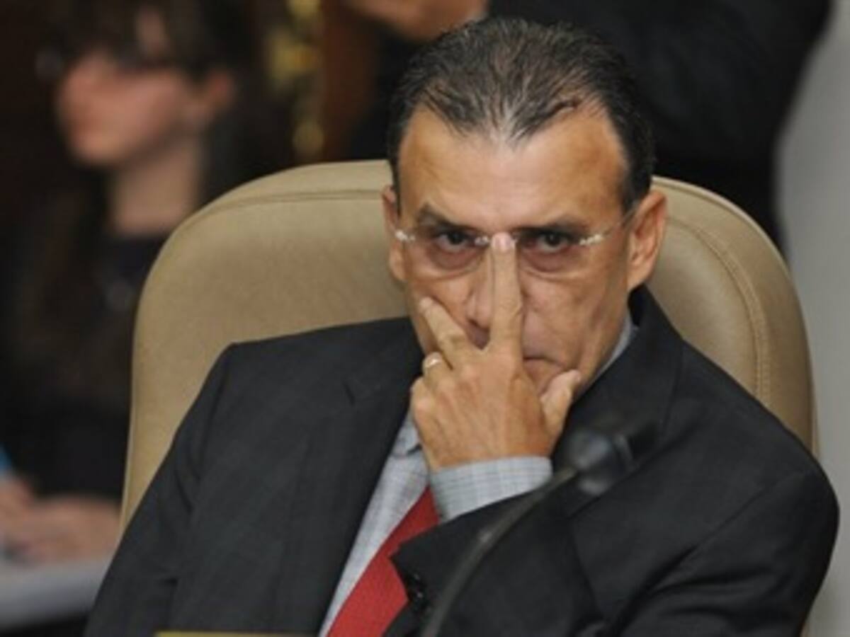 Si Angelino Garzón apoya constituyente, acoge banderas del Puro Centro Democrático: Barreras
