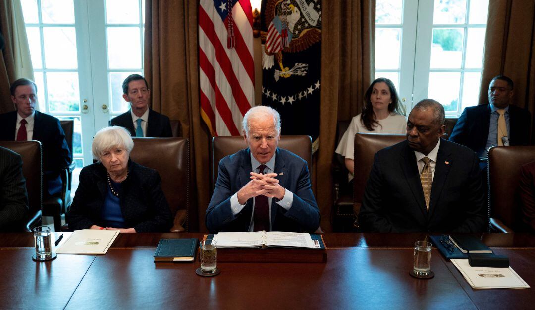 La Casa Blanca sancionó al portavoz del Kremlin y al Canciller de Rusia