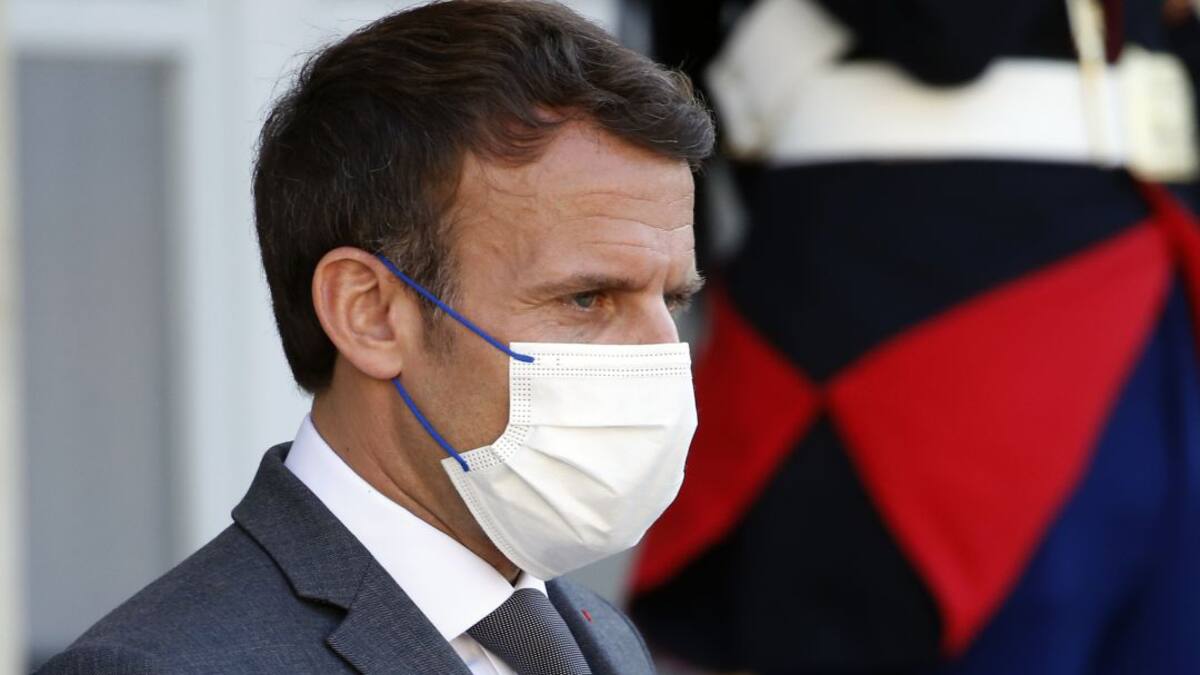 En Francia salen a protestar contra el certificado nacional de vacunación
