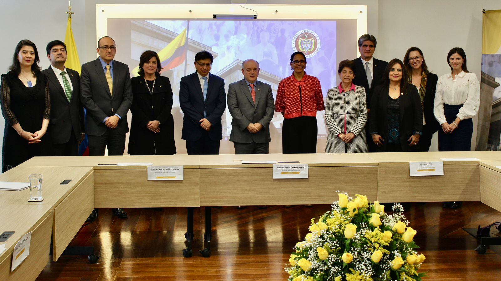 La Sala Plena de la Corte Constitucional recibió en visita protocolaria a las y los delegados de la Comisión Interamericana de Derechos Humanos (CIDH)