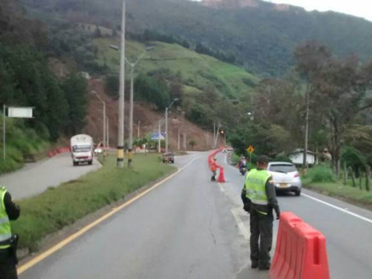 Un joven fue arrollado por un camión en la Autopista Medellín Bogotá
