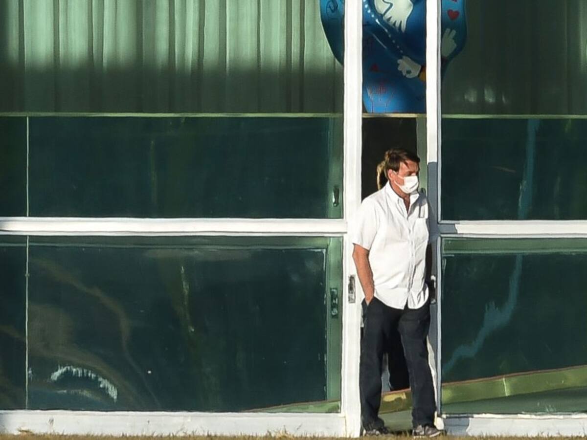 Jair Bolsonaro volvió a dar positivo en prueba de coronavirus