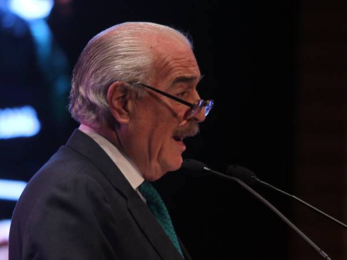 Expresidentes Uribe y Pastrana piden a Gobiernos extranjeros no asistir a firma de la paz