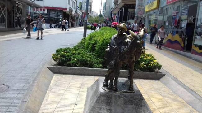 Facebook caracol radio Armenia 1150am línea whatsapp 3155681277