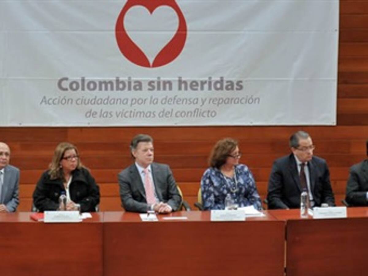 Presidente asegura que la ley de restitución "se le va a aplicar a todos"