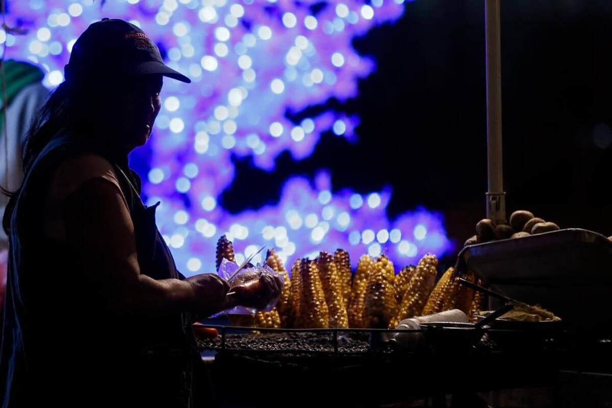 La capital del país ya está lista para la época de fin de año con sus diferentes luces y decoraciones por todas las calles de la ciudad.