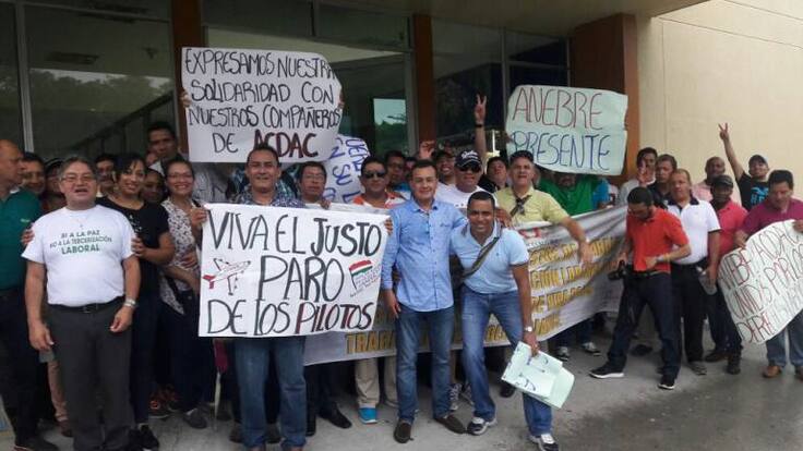 Empleados sindicales del Banco de La República apoyan el paro de los pilotos de Acdad
