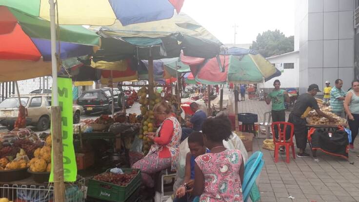 Vendedores de frutas y verduras de placita campesina volvieron a las calles
