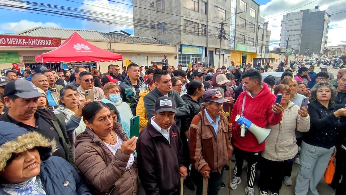 Tras una mesa de diálogo se desbloqueó la vía que conduce a Rumichaca