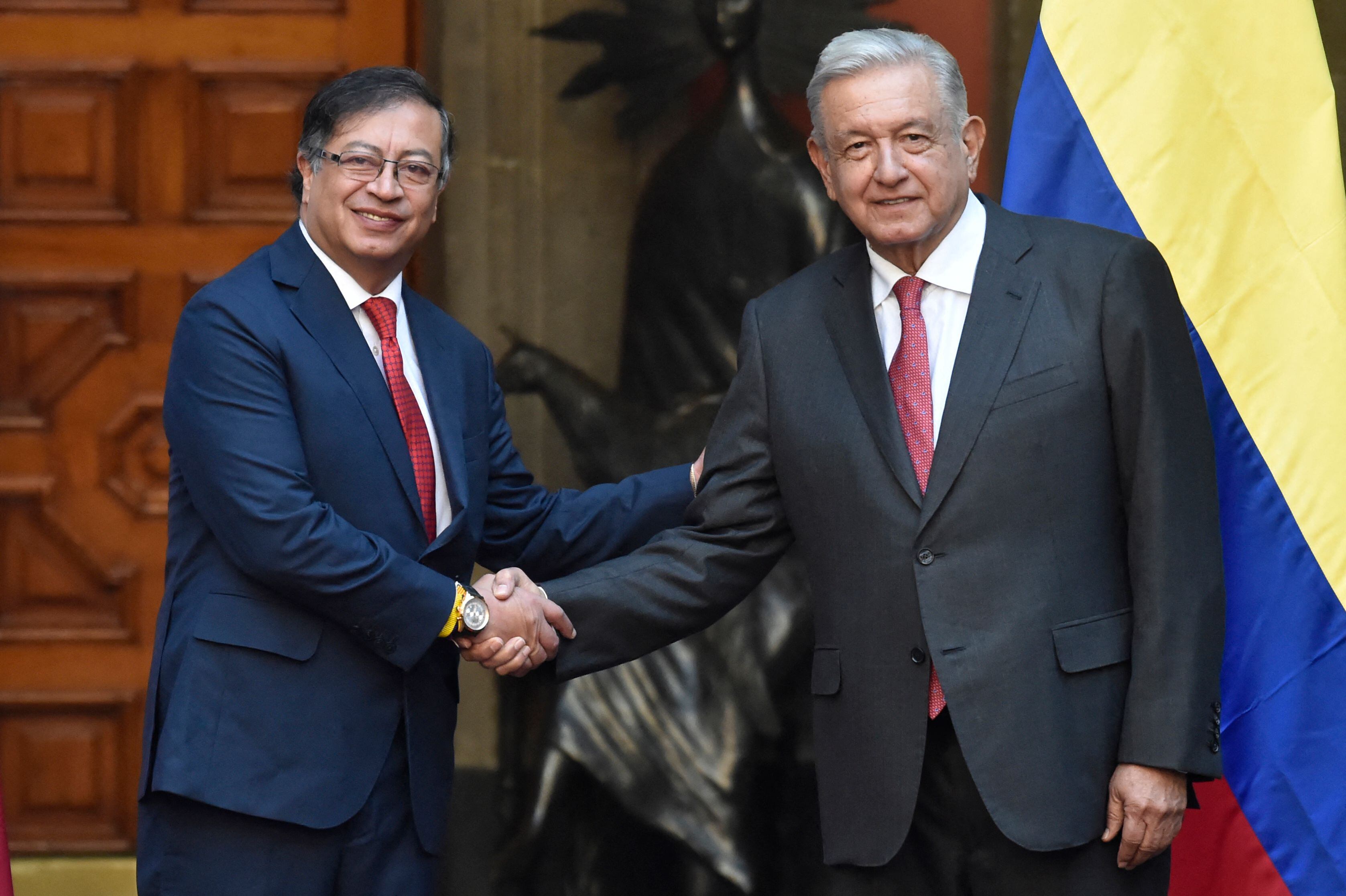 El presidente colombiano, Gustavo Petro (izq) junto a su homólogo mexicano, Andrés Manuel López Obrador (der). 
(Foto: CLAUDIO CRUZ/AFP via Getty Images)