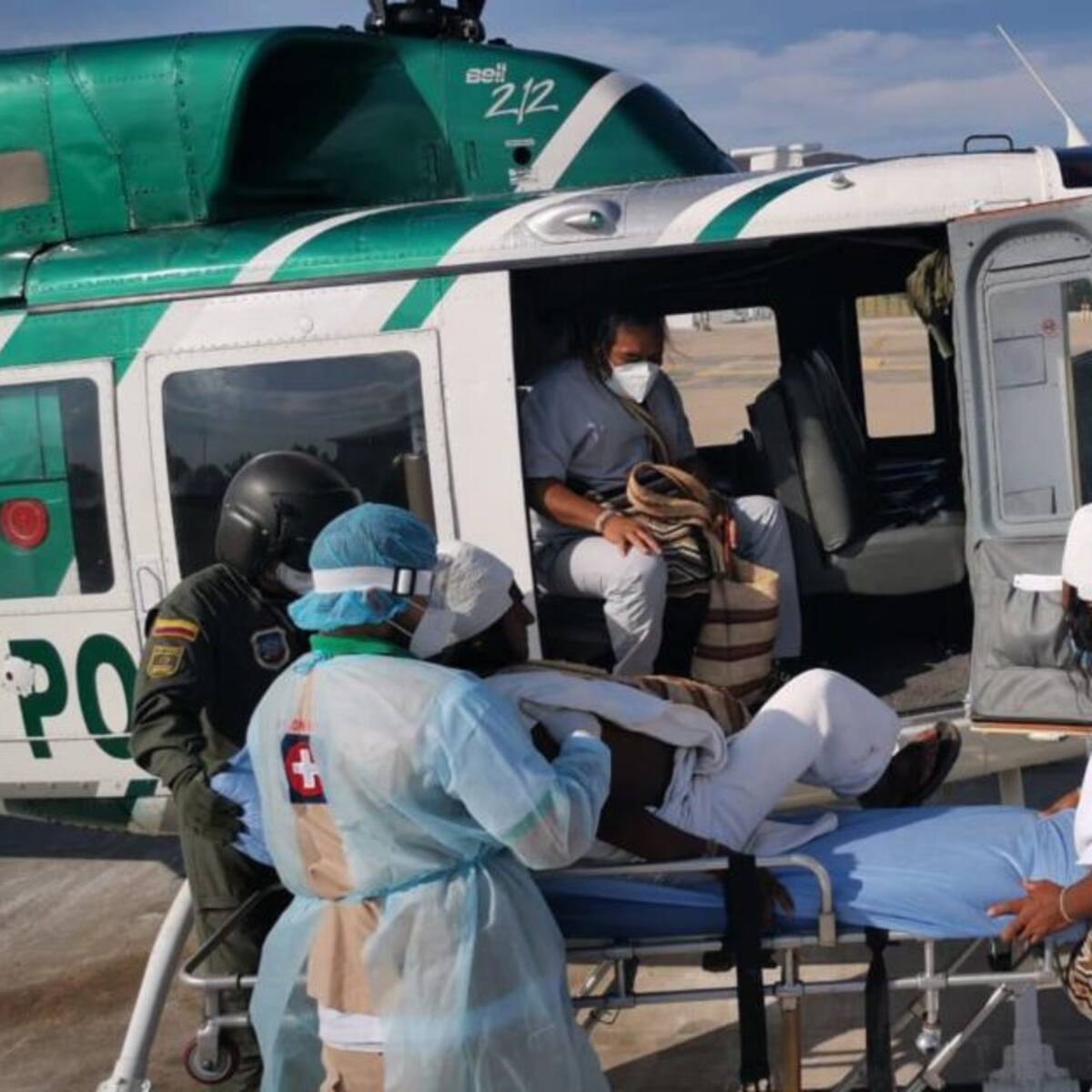 Evacúan en helicóptero a líder indígena que presentaba molestias de salud