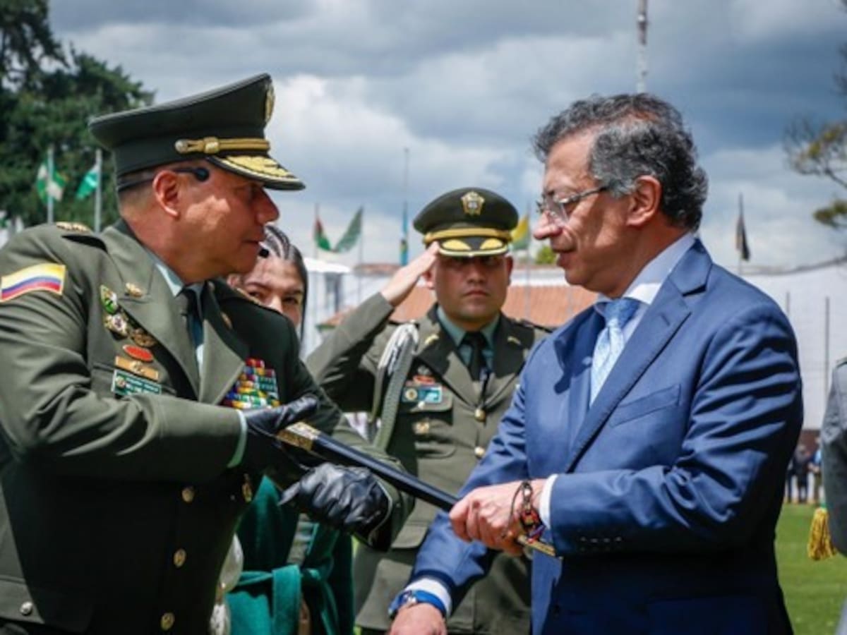 Director de Policía defiende traslados y aclara que retiro del general Urrego fue decisión de Petro