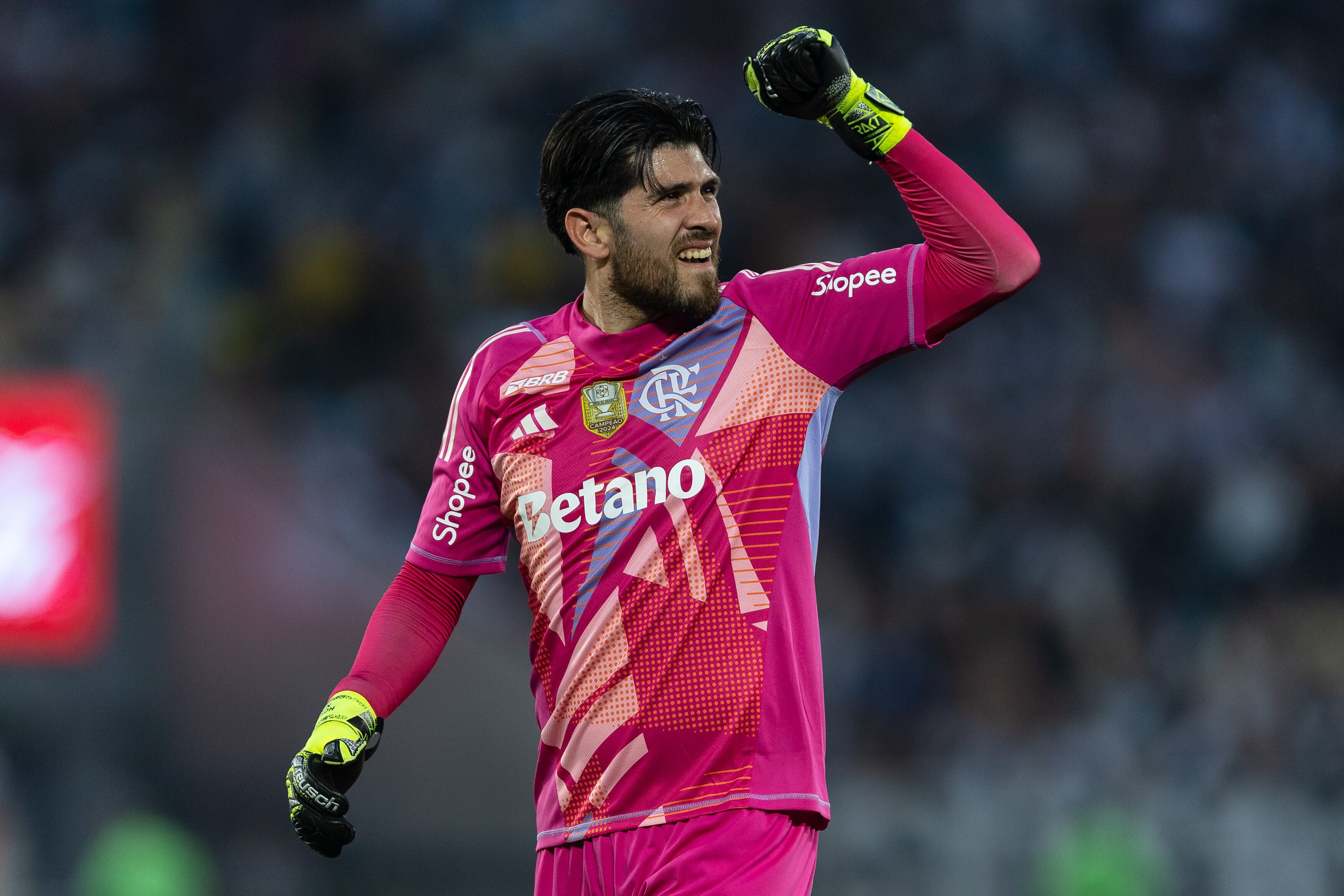 Agustín Rossi fue la gran figura en la definición desde el punto penalti de Flamengo. (Photo by Ruano Carneiro/Getty Images)