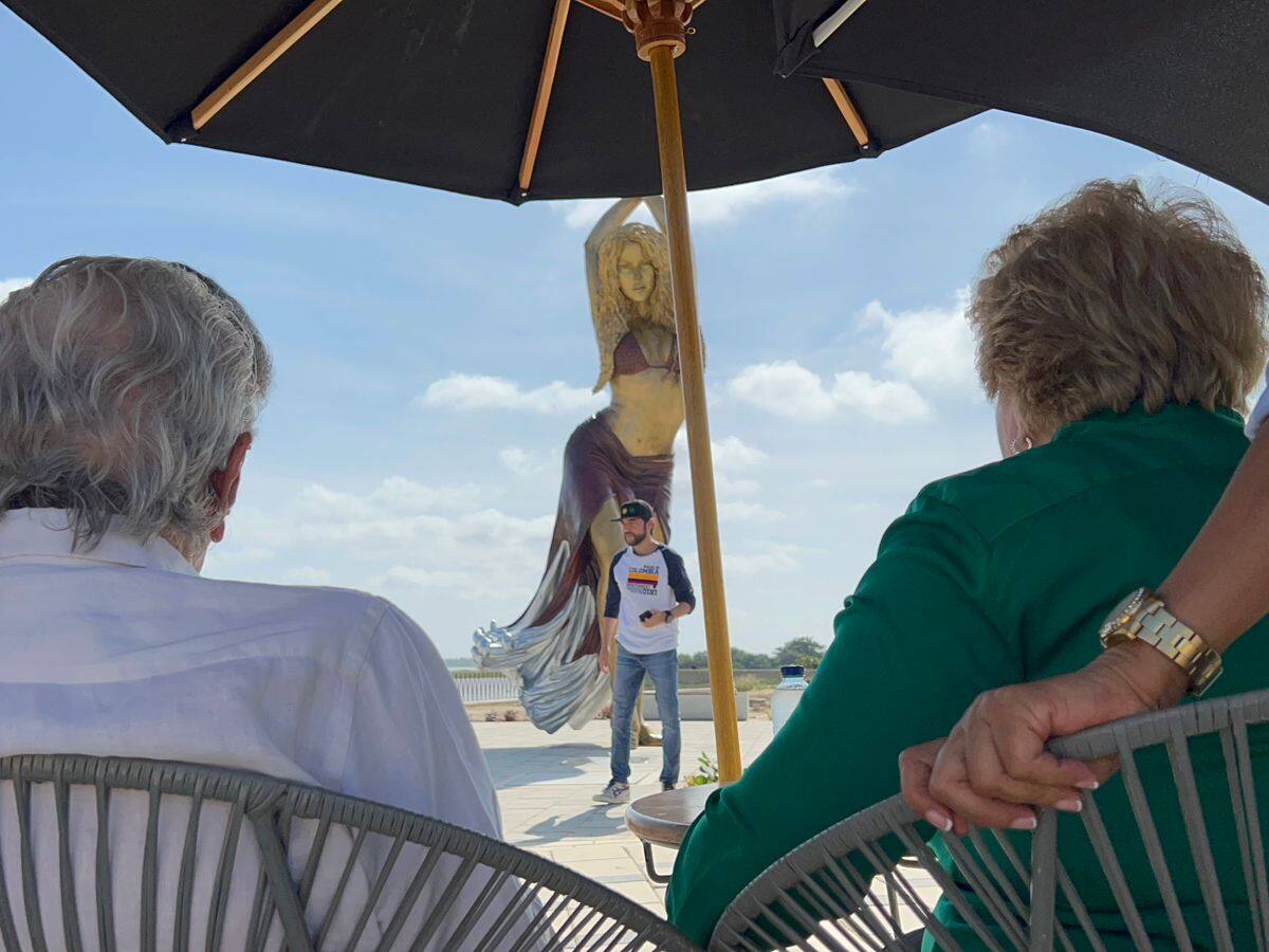 Estatua de Shakira en el Gran Malecón en Barranquilla fue develada