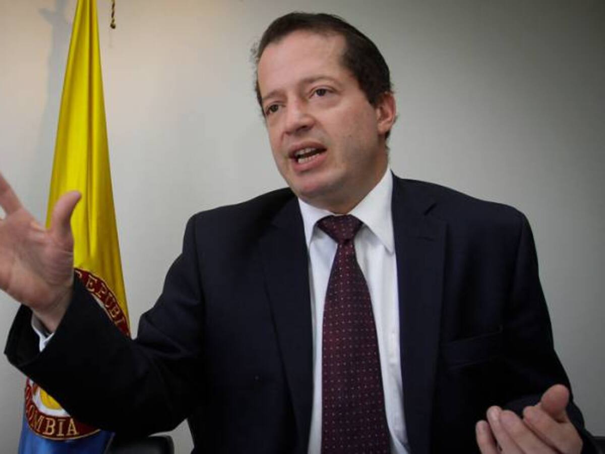 Fiscalía investiga robo al exsenador Mario Laserna luego de fatal accidente de tránsito