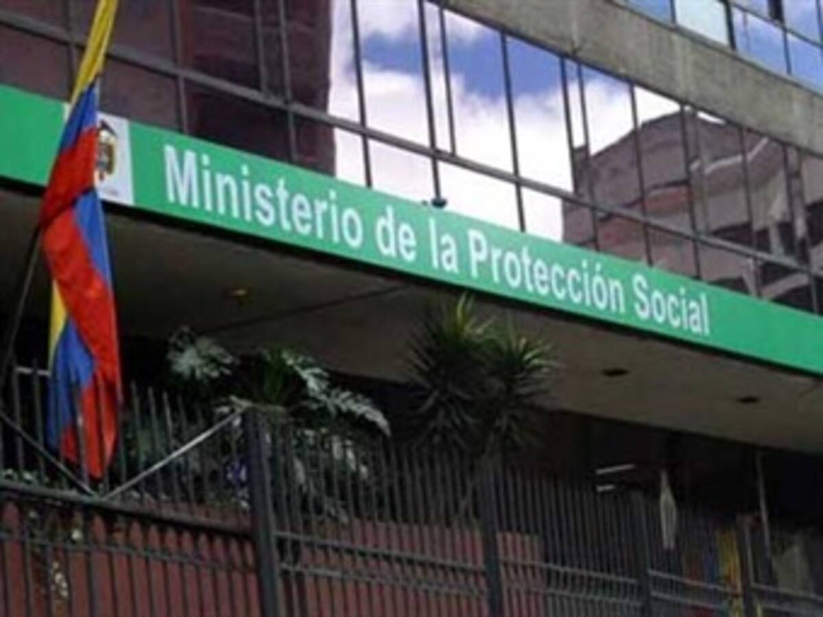 Manifestantes bloquean ingreso al Ministerio de Protección Social