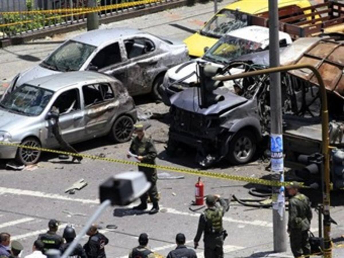 ELN atribuye a 'extrema derecha' atentado a Londoño