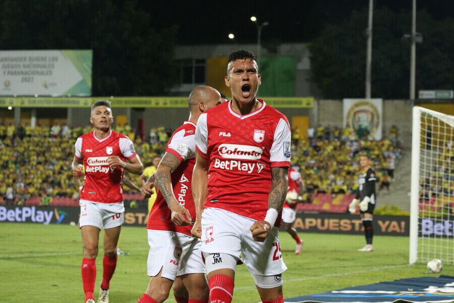 Julián Millán le dio la victoria a Santa Fe en Bucaramanga / Colprensa