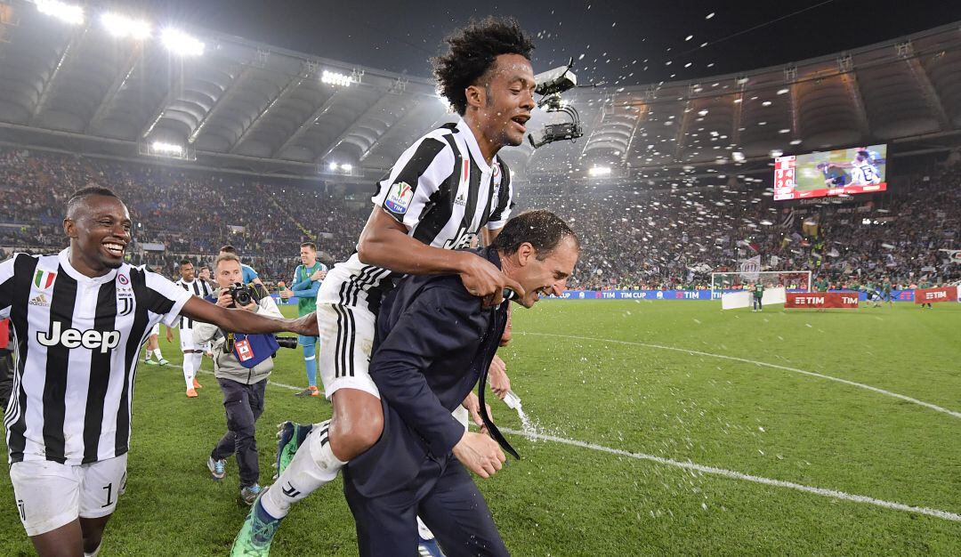 Juventus destituyó a Pirlo y Allegri volverá a dirigir a Cuadrado