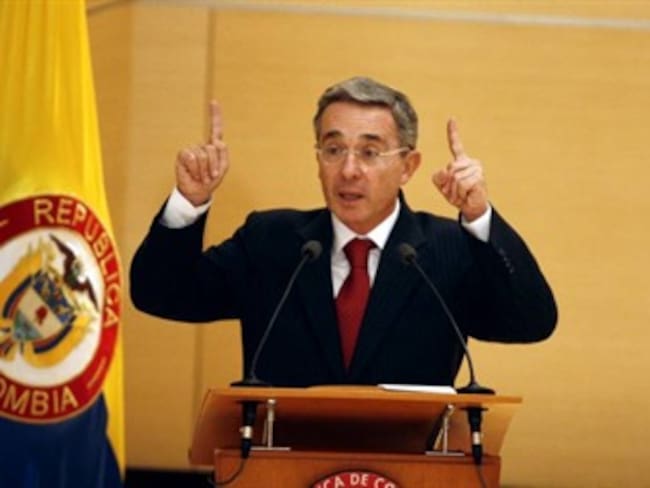 Expresidente Uribe acepta que también trató de negociar la paz con las Farc