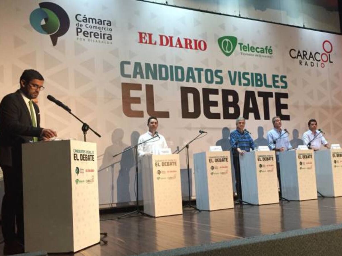 Entre candidatos al Senado se cuestionaron sobre paz, educación y salarios
