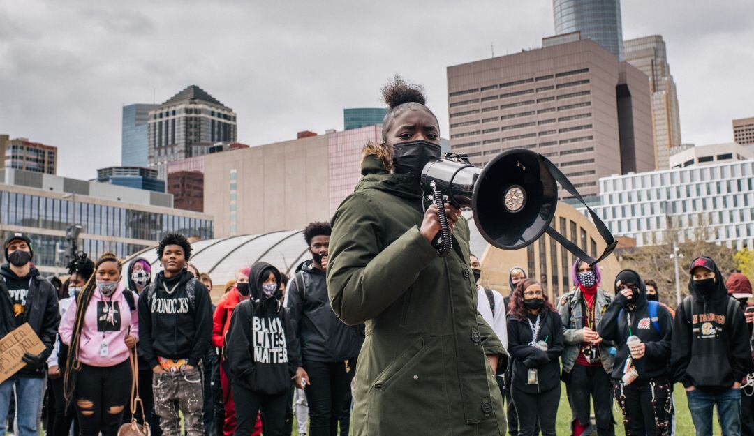 A lo largo del juicio, cientos de personas se han congregado exigiendo justicia por la muerte de George Floyd. 