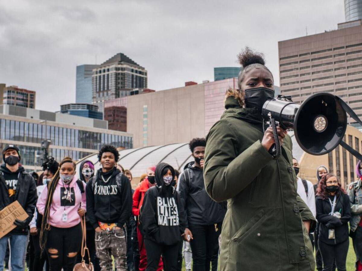 Comienzan las deliberaciones en juicio por asesinato de George Floyd