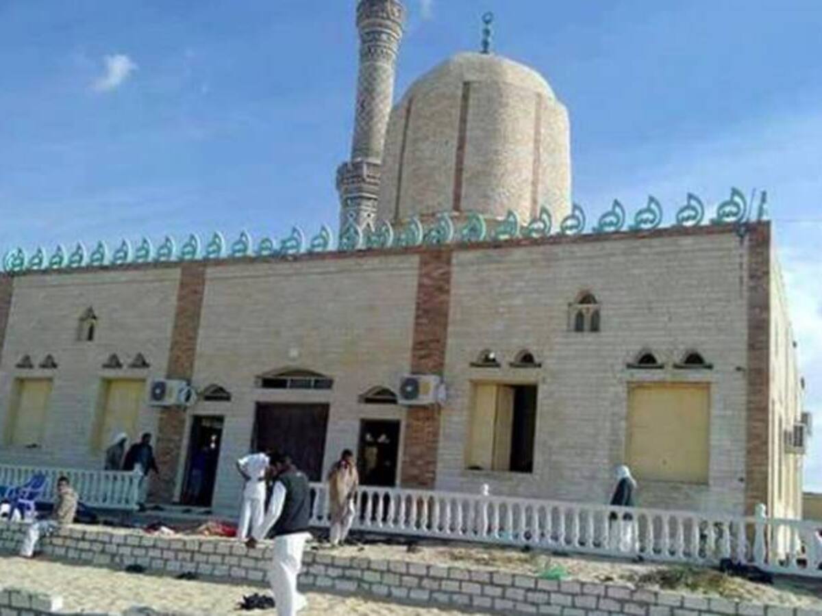 Desgarradoras imágenes del ataque en mezquita en Sinaí