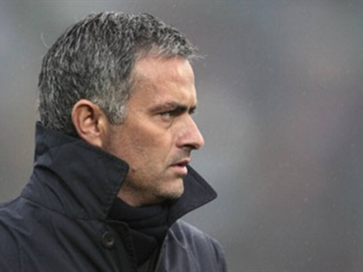 Mourinho fue suspendido con dos partidos por incidentes en la final de la Supercopa de España