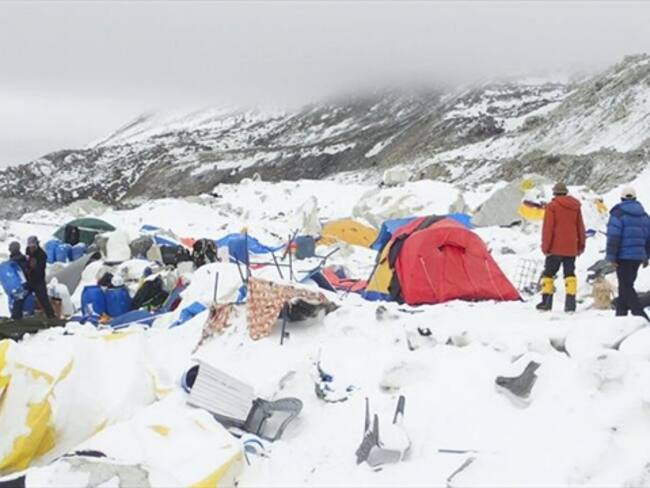 Gobierno busca ayuda para sacar a tres colombianos del Everest