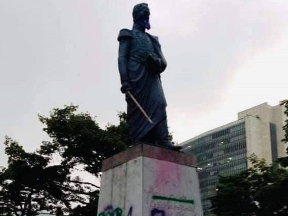 Marcha de mujeres dejó vandalizadosalgunos puntos de Ibagué