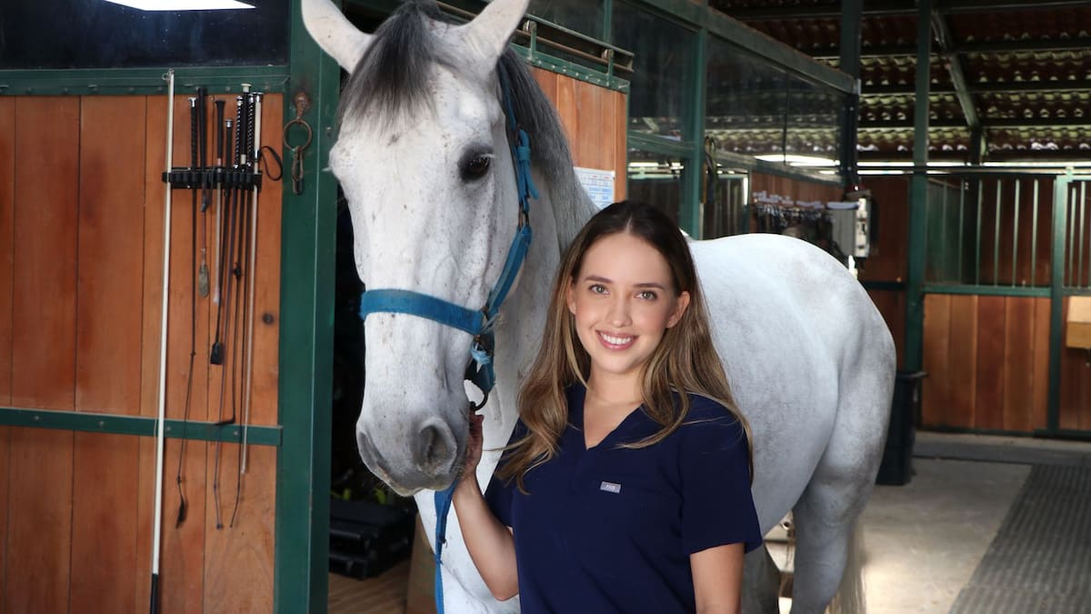Mishell Ramírez, una veterinaria ecuatoriana apasionada por los equinos