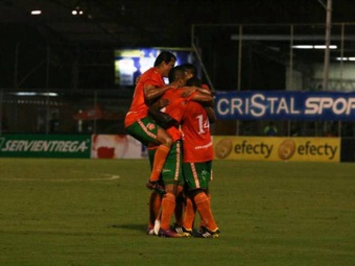 Los veteranos de Envigado fueron mucho más que Nacional, que cayó goleado