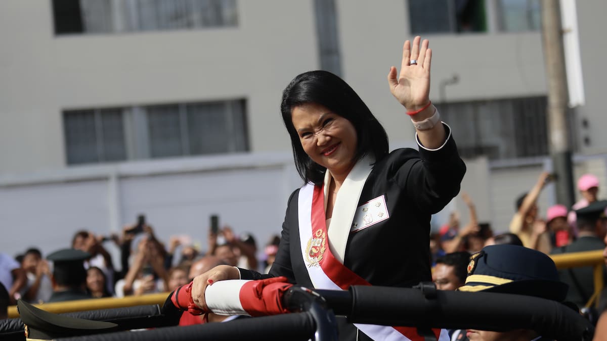 Perú: ministros del gobierno Fujimori anuncian aumento salarial y medidas de seguridad