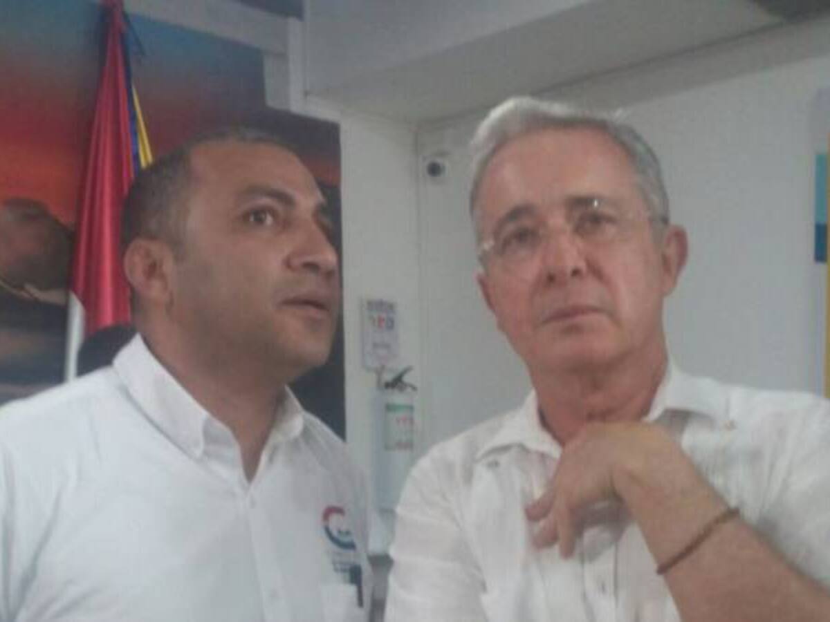 Aronson está desinformando a los colombianos: senador Álvaro Uribe