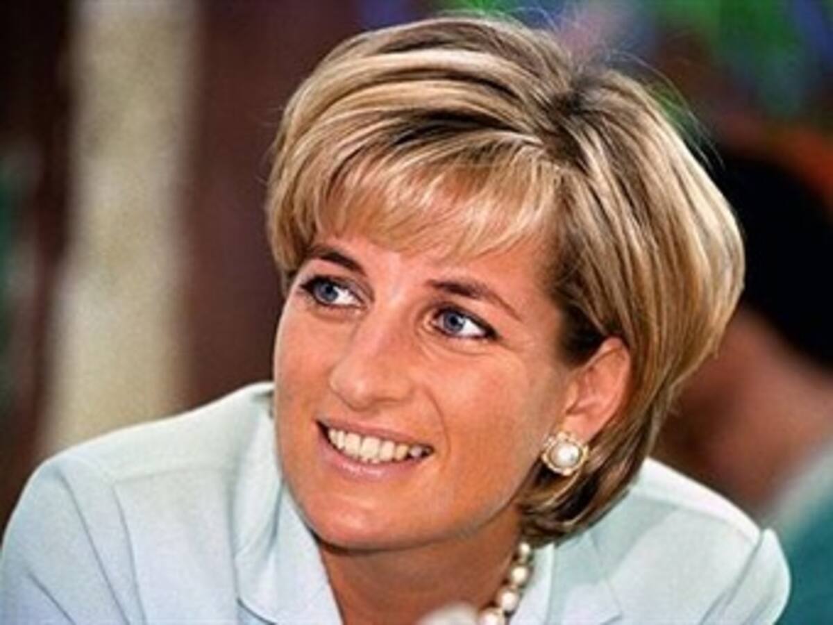 Subastarán en Toronto 14 vestidos de la princesa Diana