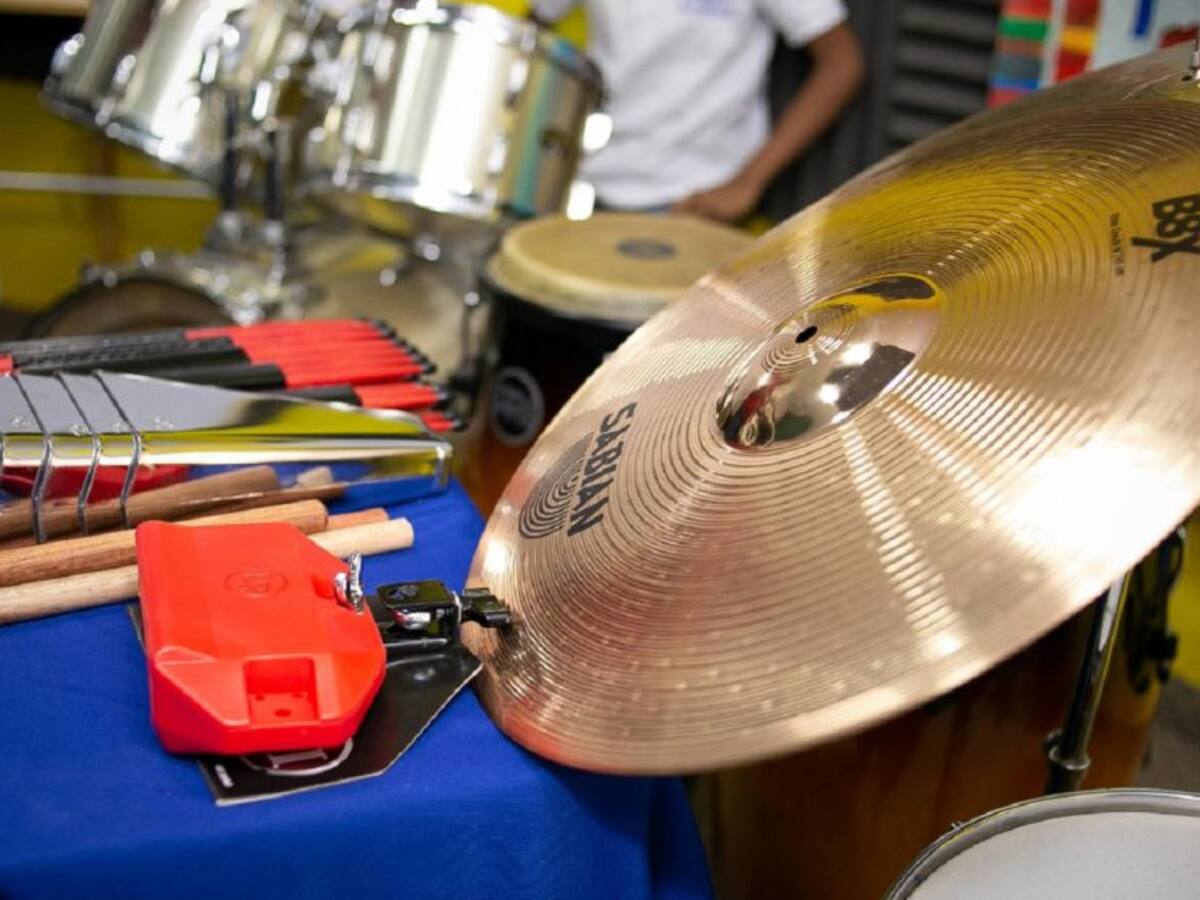 Denuncian robo de 54 instrumentos musicales en Cartagena