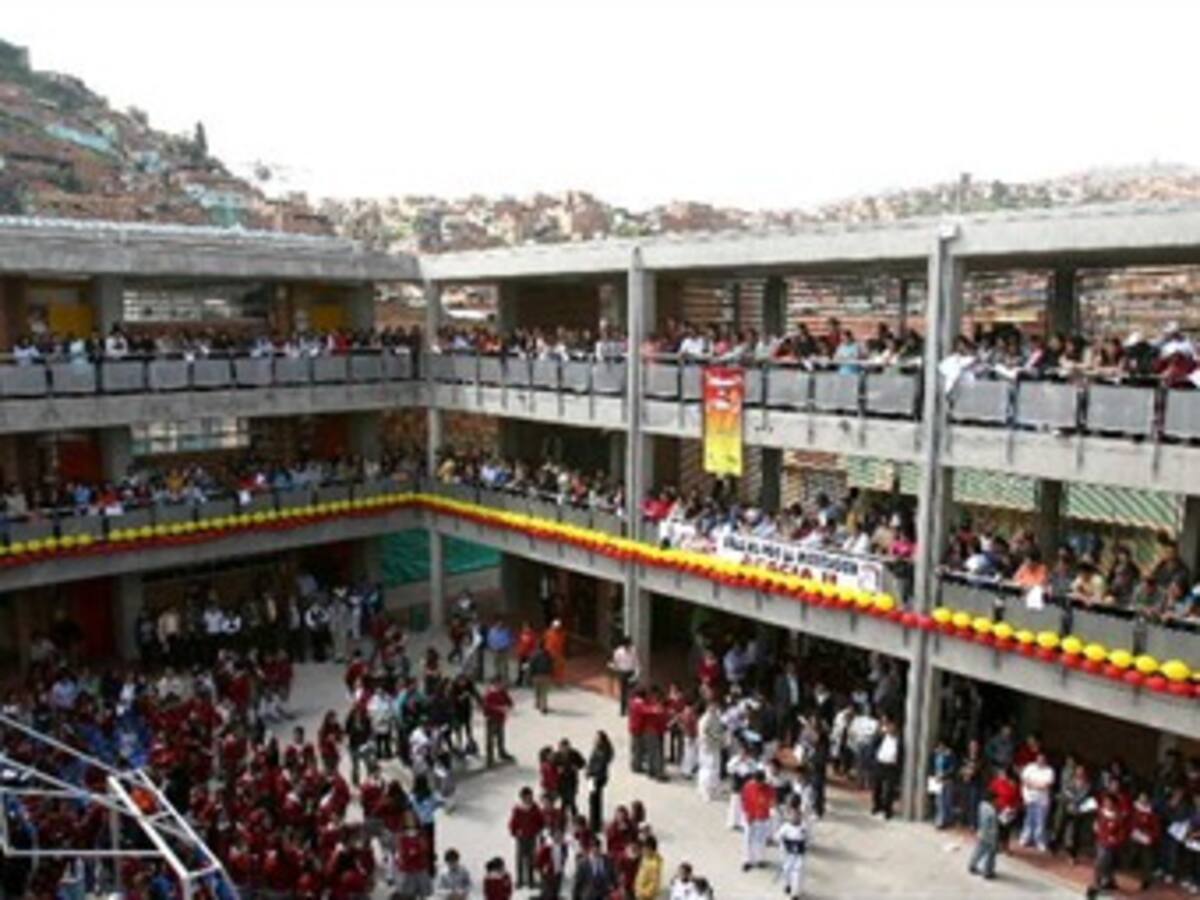 Profesores amenazados y estudiantes armados en colegios de Ciudad Bolívar